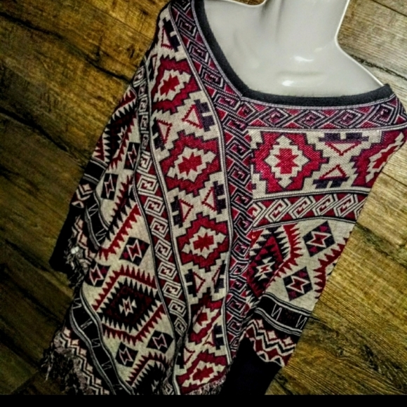 Say What Top Size S Aztec Waterfall Dolman NWOT - Picture 8 of 11